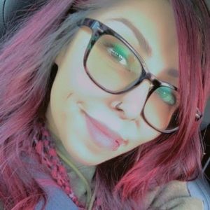 Meet your Posher, Dee